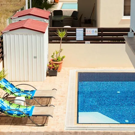 Icarus In The Heart Of * פרוטאראס