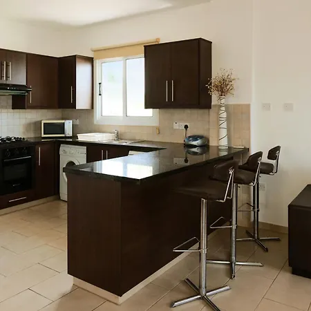 Villa Icarus In The Heart Of Protaras