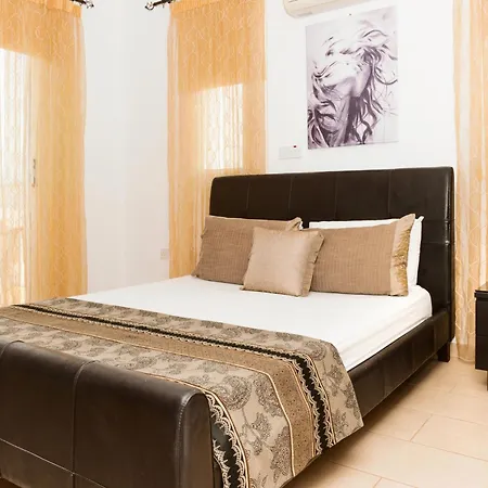 Villa Icarus In The Heart Of *