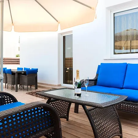 Villa Icarus In The Heart Of